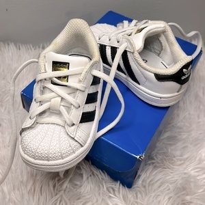 Toddler Adidas superstar size 5